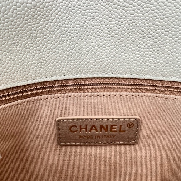 SOLD Chanel 22P Small Melody Flap - Picture 10 of 12